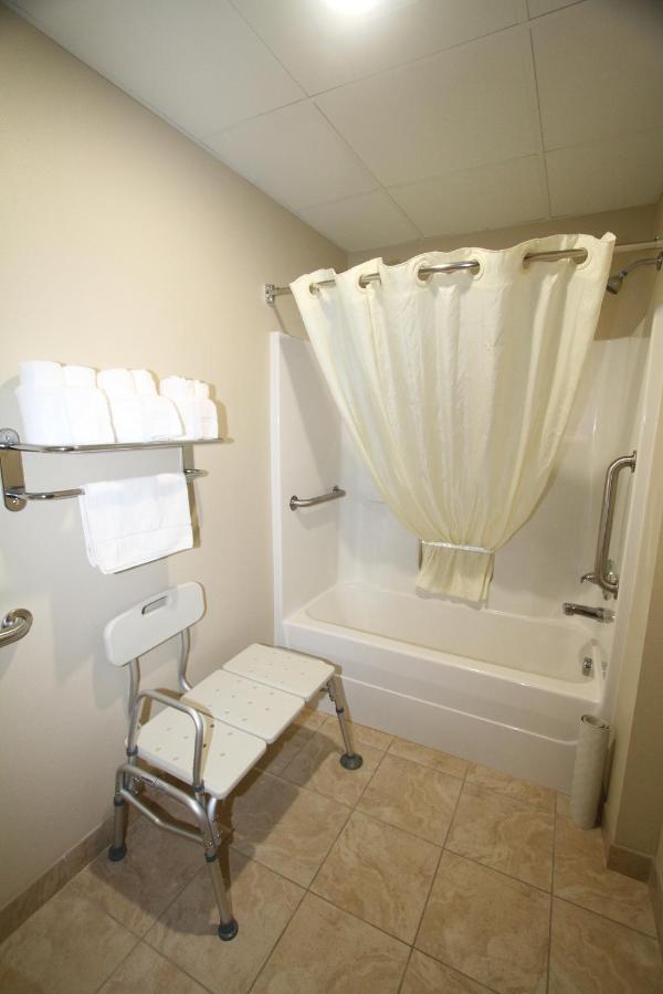 | Bowman Inn and Suites