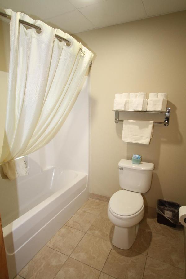 | Bowman Inn and Suites