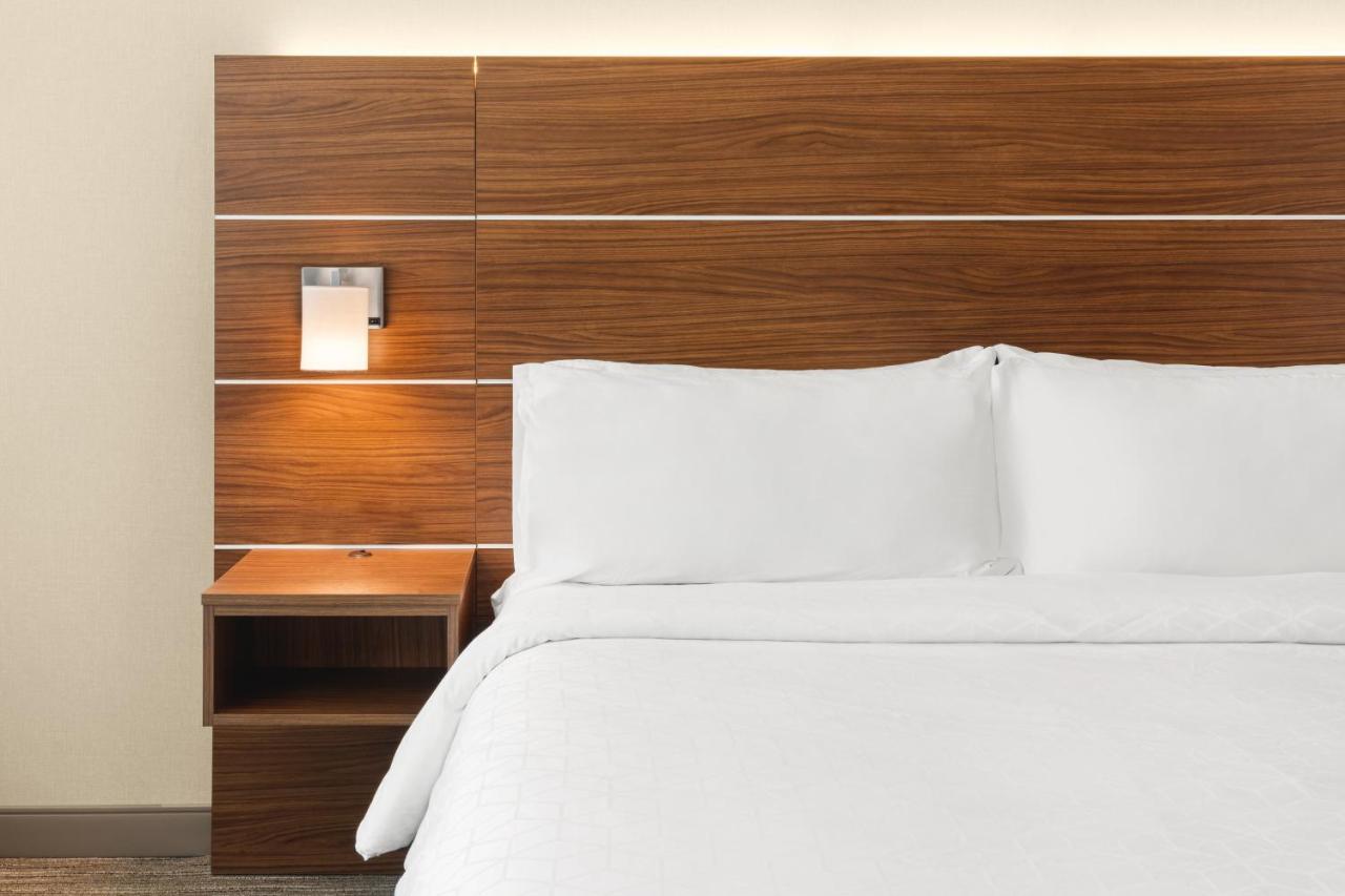 Hearing Accessible King Suite - Non-Smoking at Holiday Inn Express & Suites Suisun City by IHG