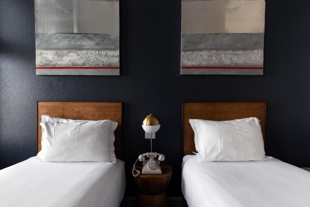 Standard Two Twin at The Metro Hotel