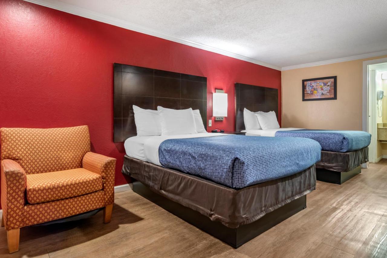 Standard Double Room with Two Double Beds- Smoking at Econo Lodge Oxford near Choccolocco Park