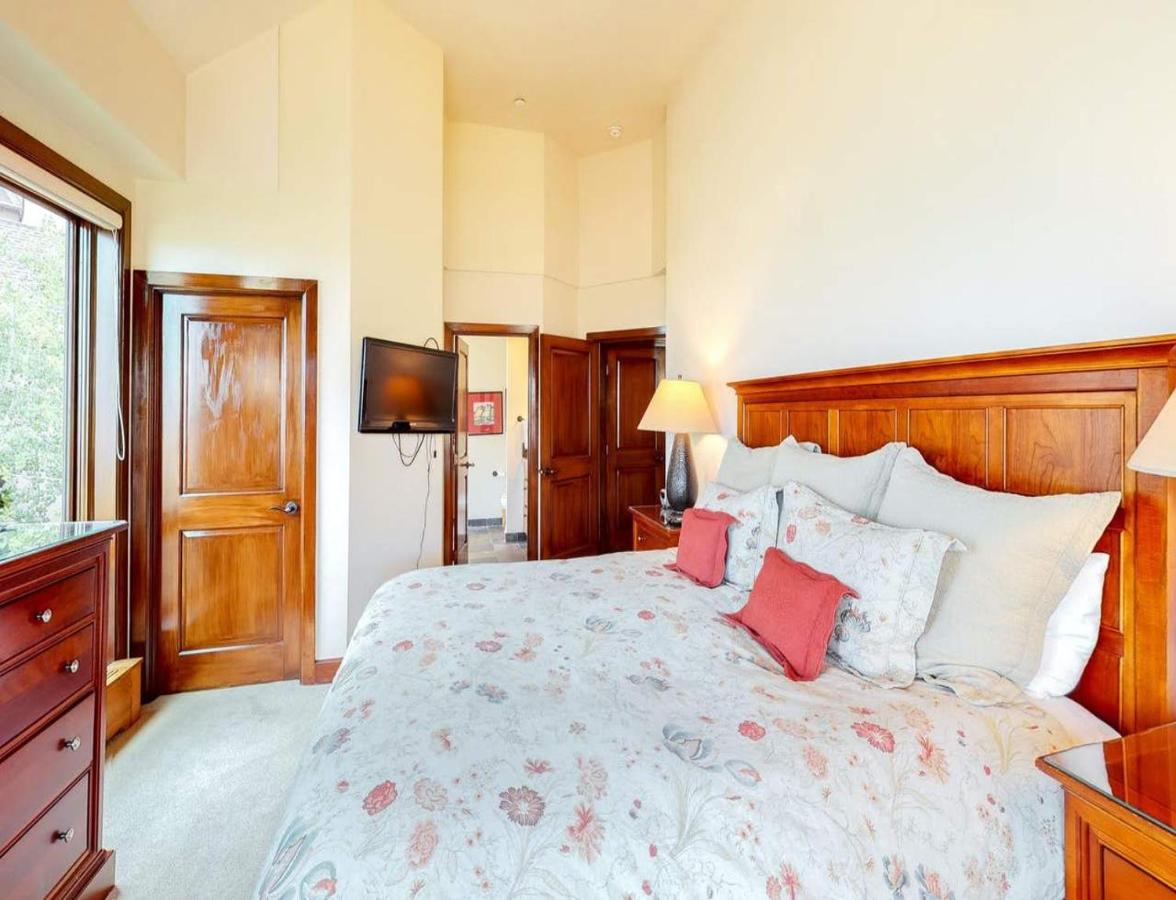  | Chamonix Condominiums by TO