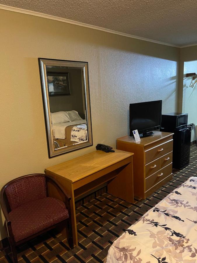 | Bravo Inn
