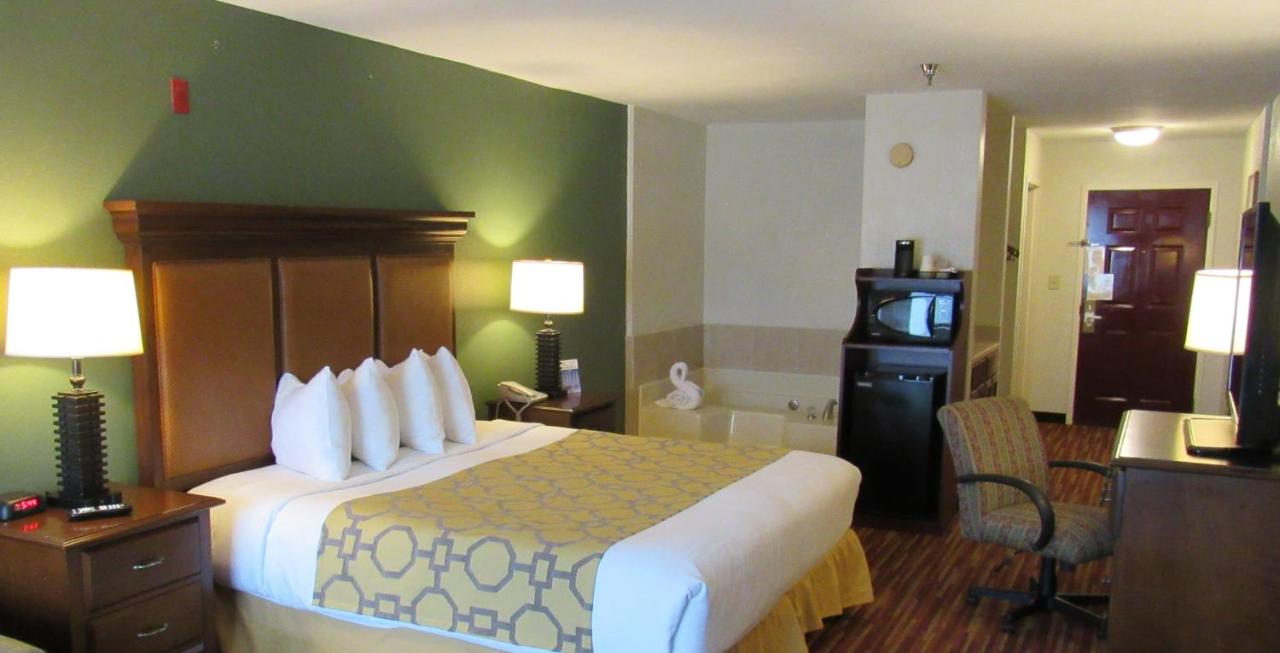 Suite with Hot Tub at Stay Inn & Suites Montgomery