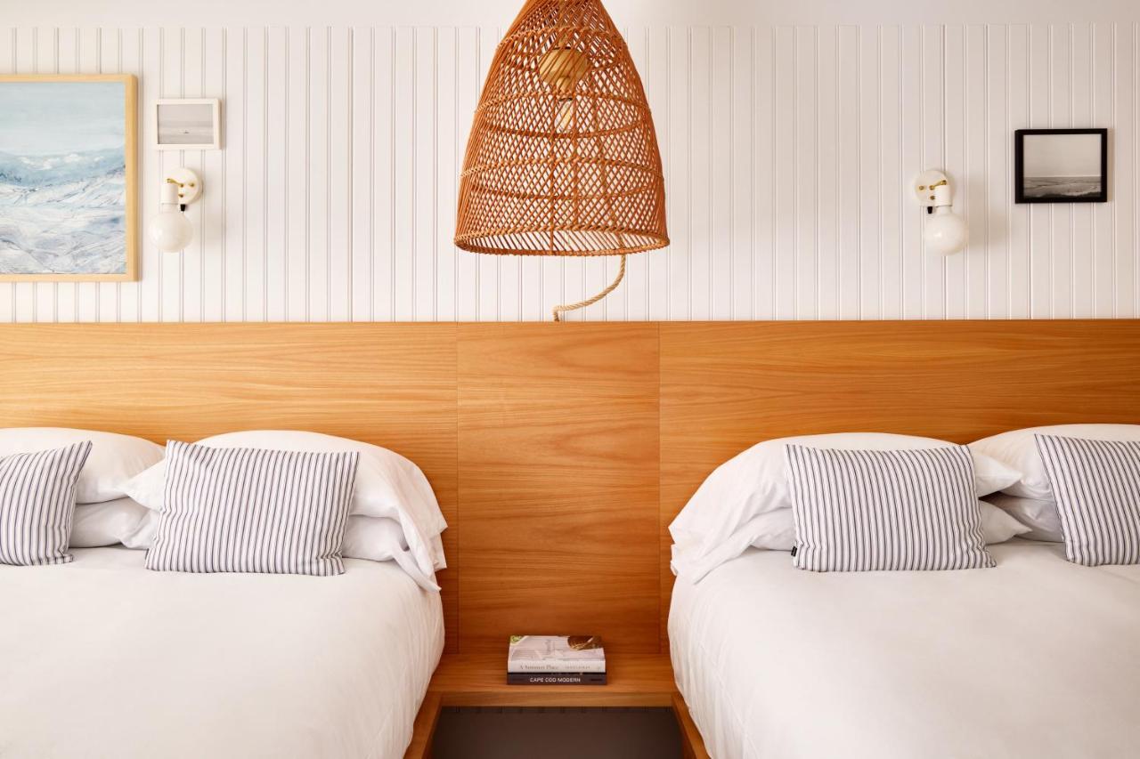 Queen Room at Parker Beach Lodge