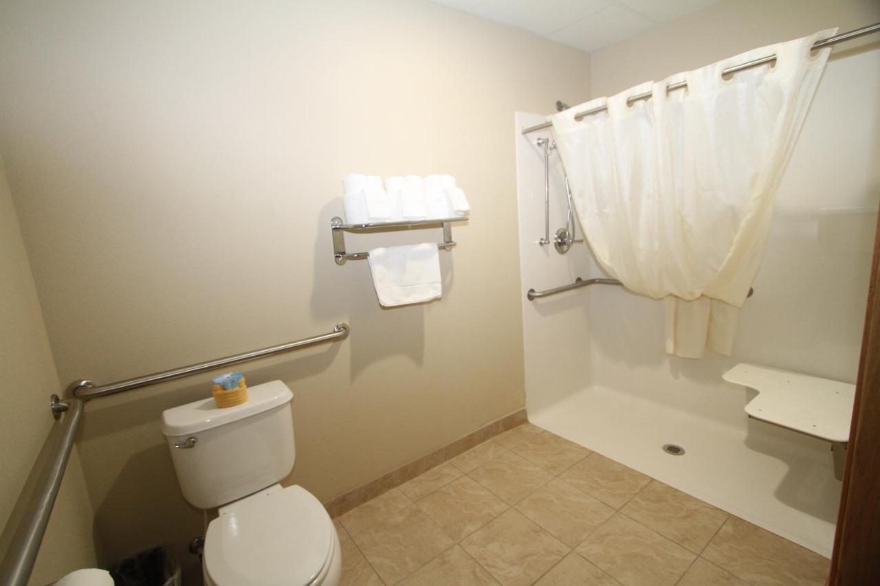 | Bowman Inn and Suites
