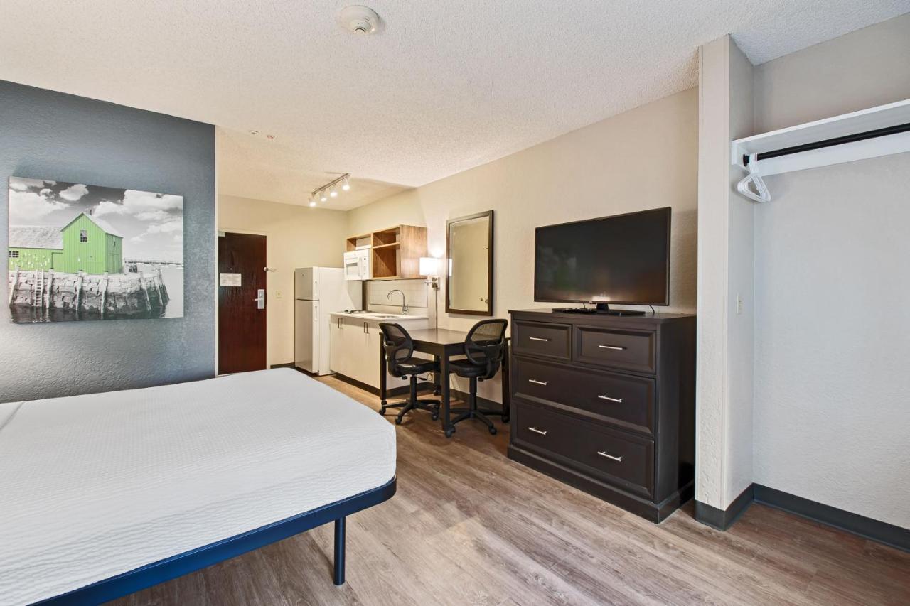 Premium Queen Studio - Non-Smoking at Extended Stay America Suites Boston Burlington
