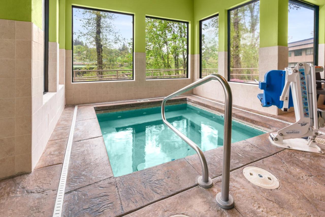 | Holiday Inn Express Portland SE - Clackamas Area, an IHG Hotel