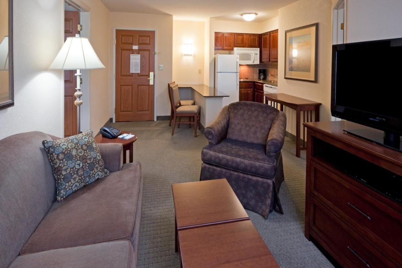 Standard Suite at Staybridge Suites Philadelphia Valley Forge 422 by IHG