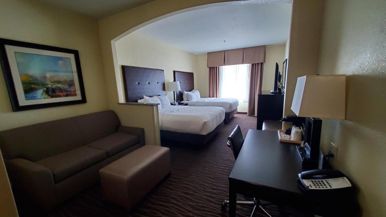 Queen Room with Two Queen Beds - Disability Access at Best Western Plus Ellensburg Hotel