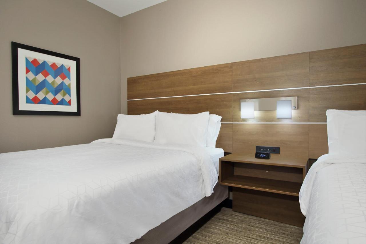  | Holiday Inn Express & Suites Dallas-Frisco NW Toyota Stdm
