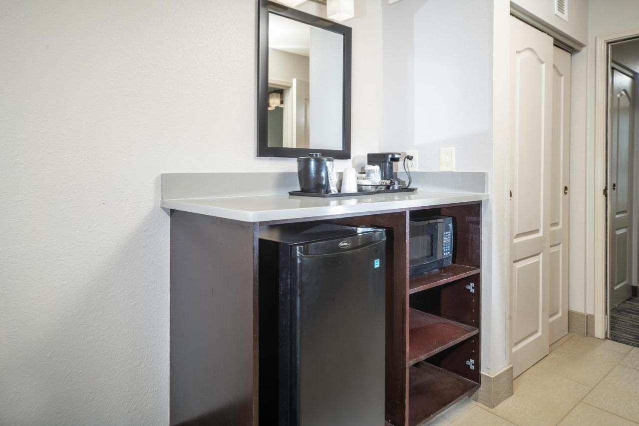 One-Bedroom Suite with Sofa Bed - Non-Smoking at Country Inn & Suites by Radisson, Rocky Mount, NC