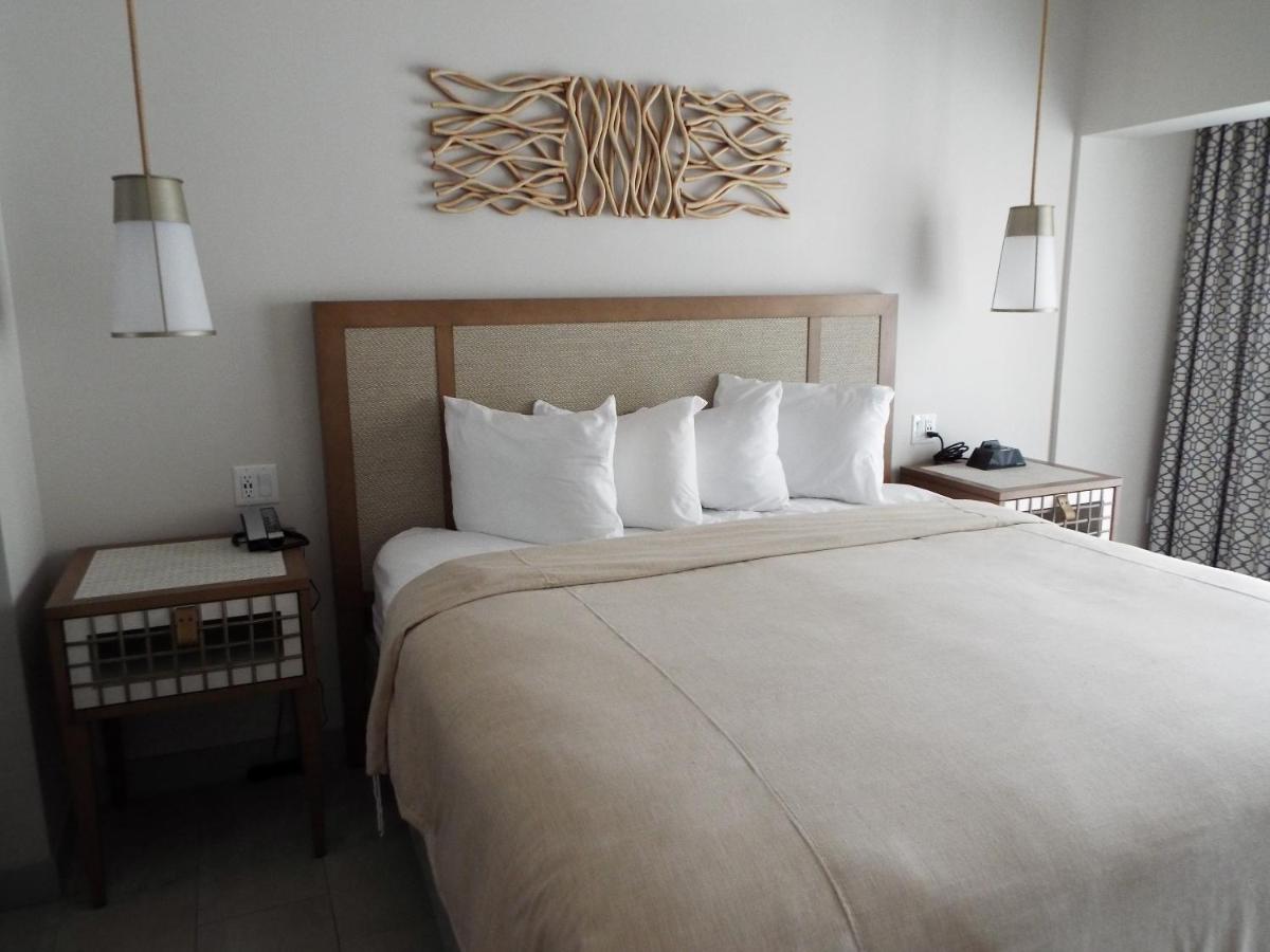 Standard King Room at Chesapeake Beach Resort