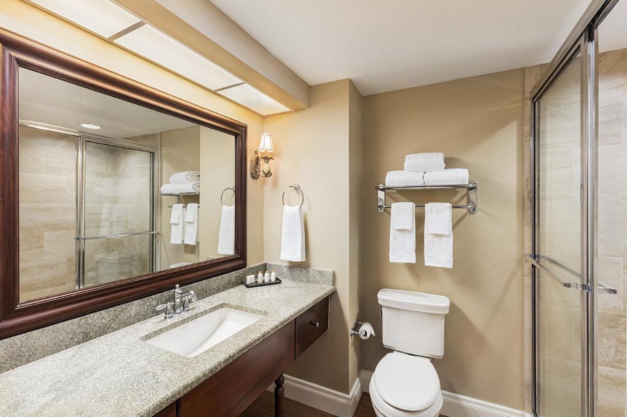 Double Room with Lake View at The Waterfront Inn