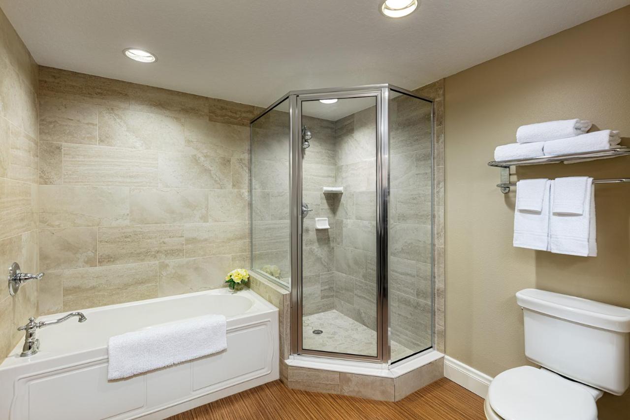 Executive Suite at The Waterfront Inn