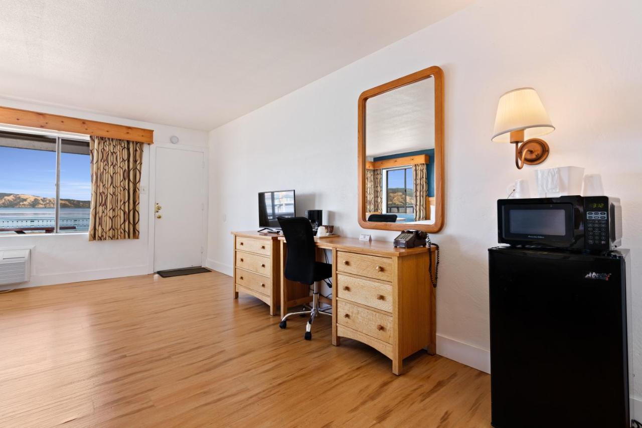 | Skylark Shores Resort