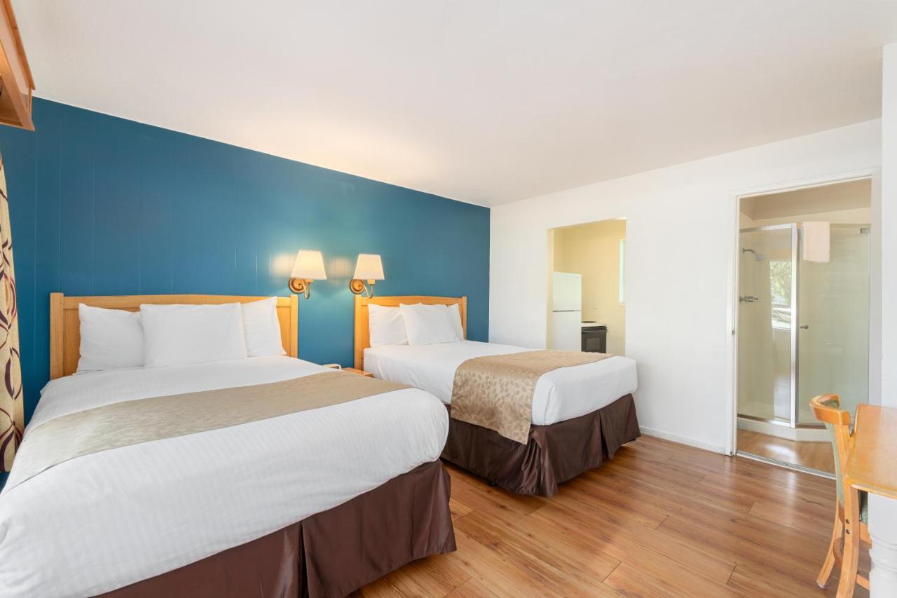 | Skylark Shores Resort