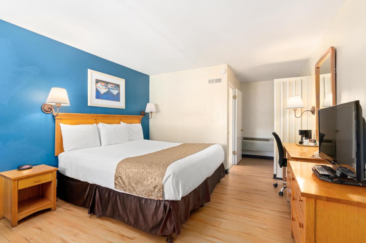 | Skylark Shores Resort