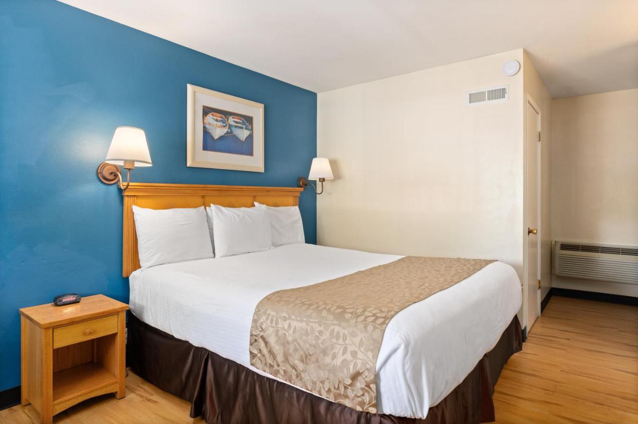 | Skylark Shores Resort