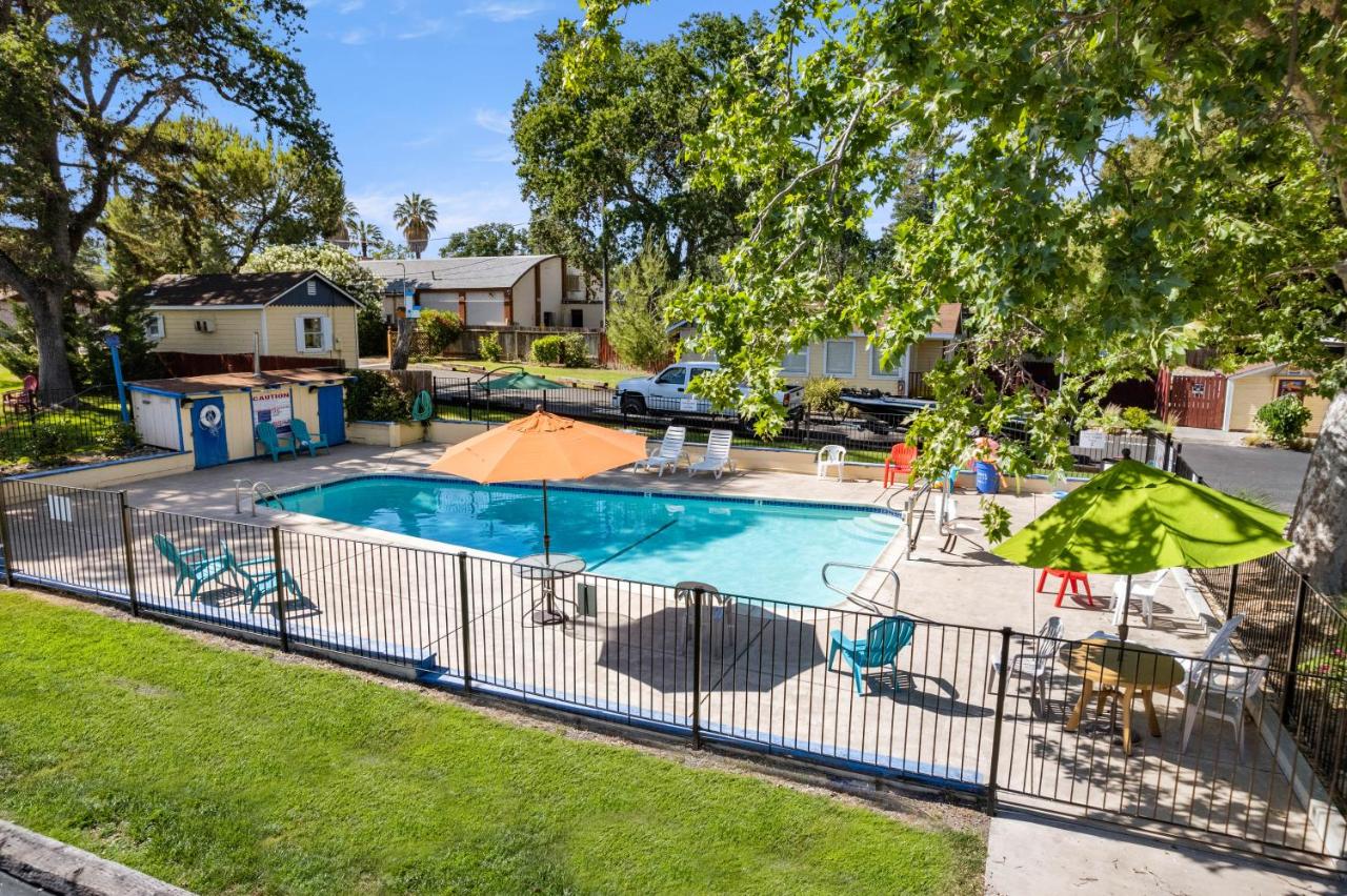 | Skylark Shores Resort