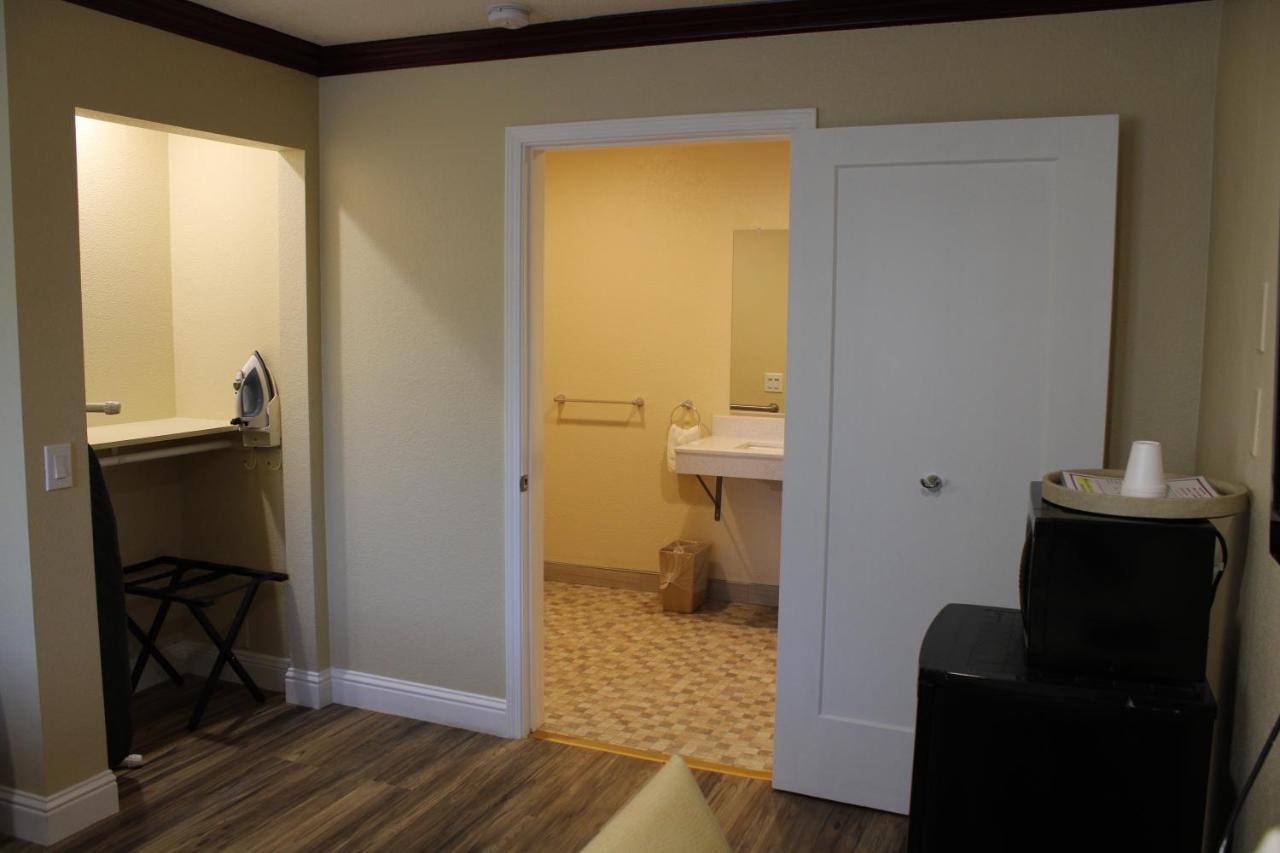| Imperial Inn Oakland