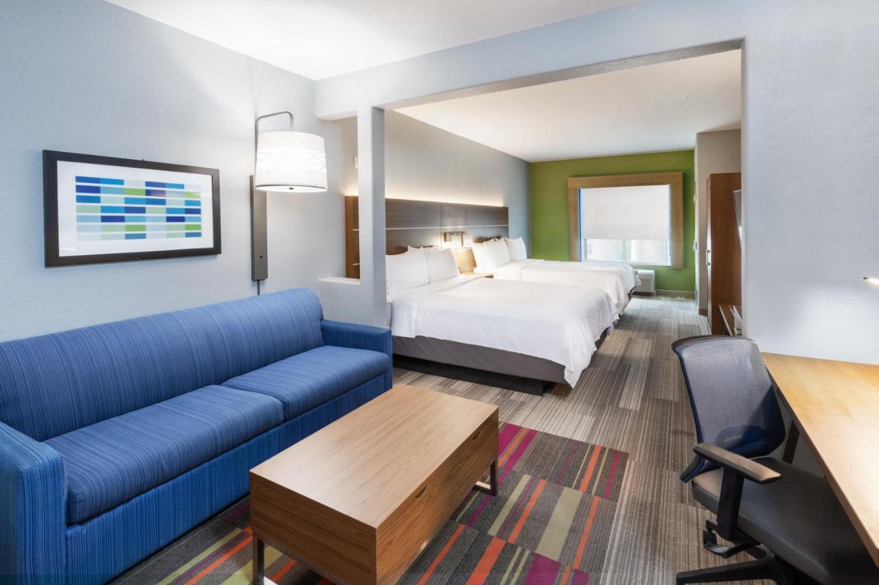 Queen Suite at Holiday Inn Express & Suites Austin NE - Hutto by IHG