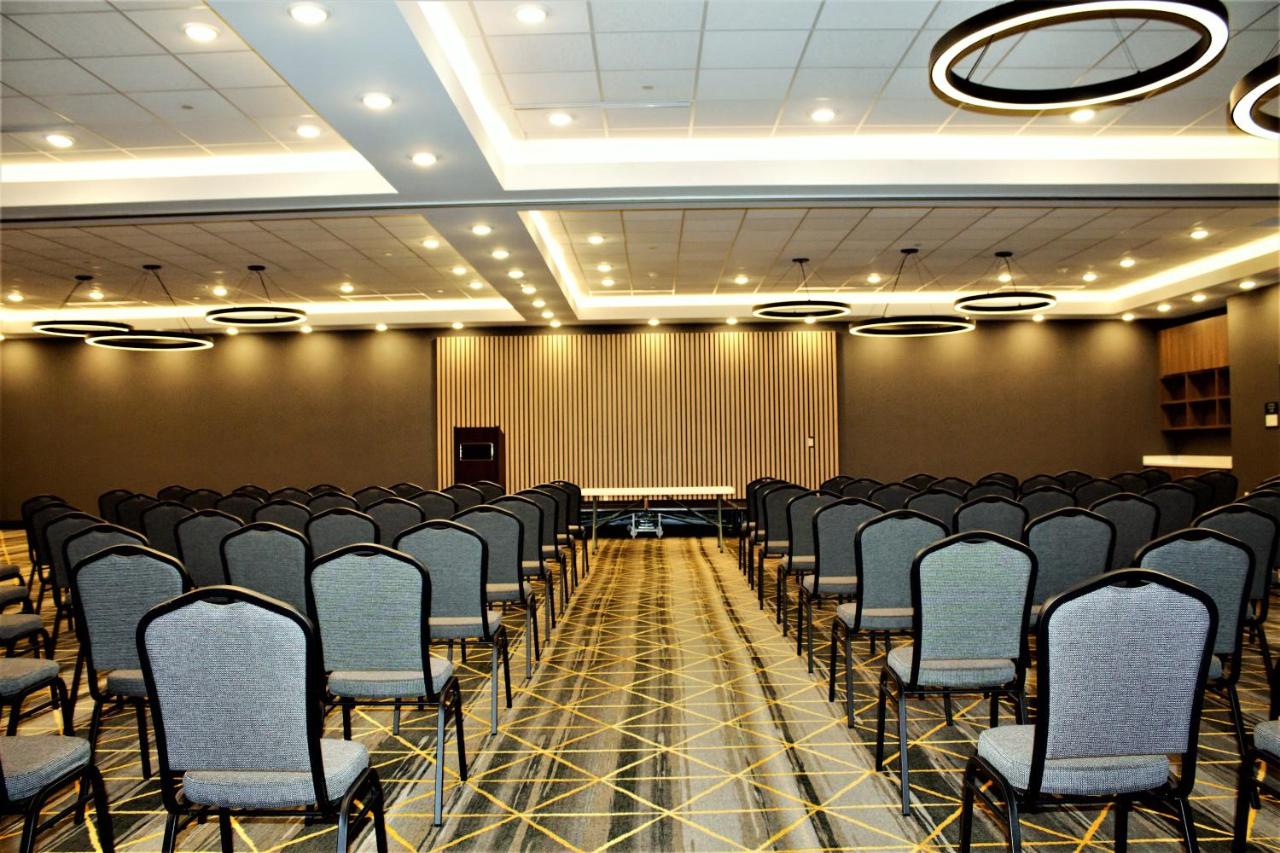 | Holiday Inn - Fort Worth - Alliance, an IHG Hotel