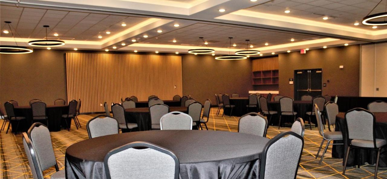 | Holiday Inn - Fort Worth - Alliance, an IHG Hotel
