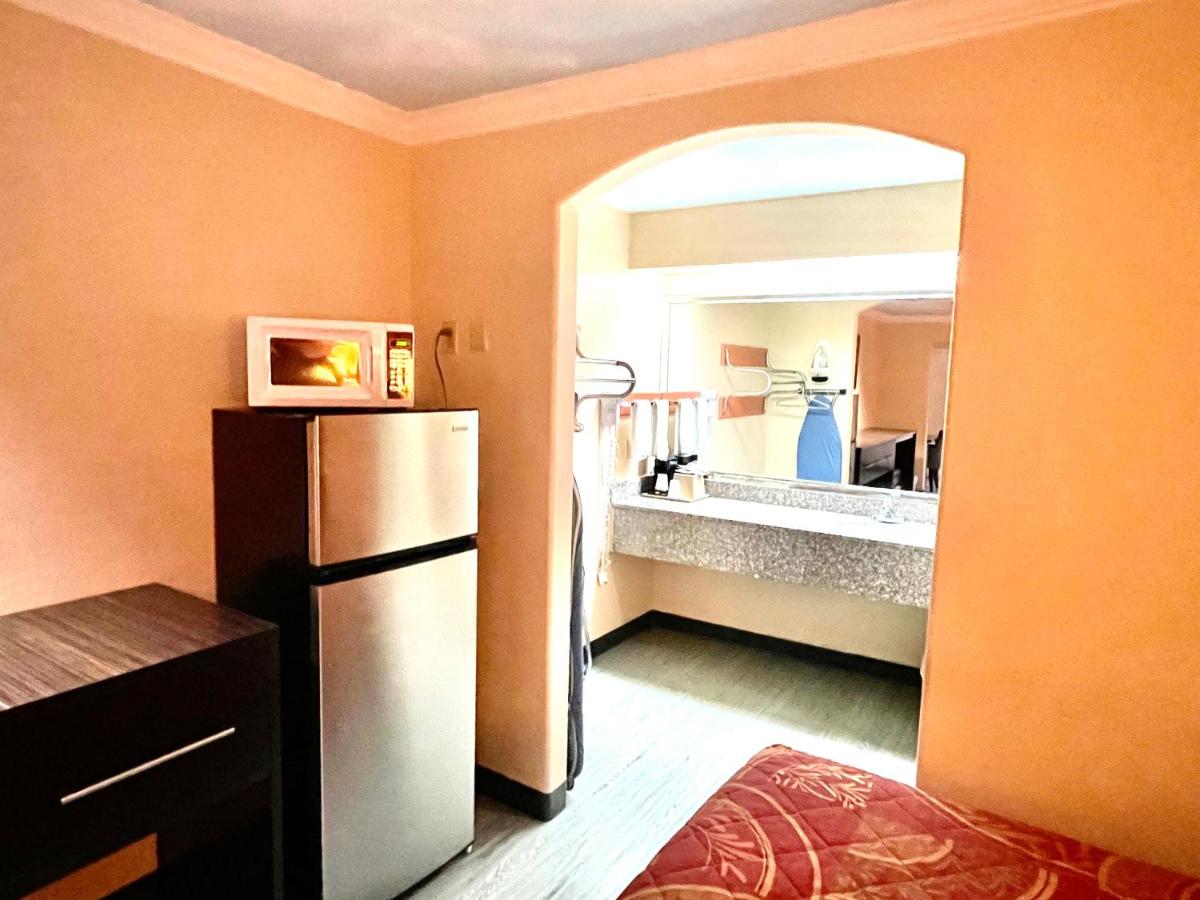 | Luxury Inn Liberty
