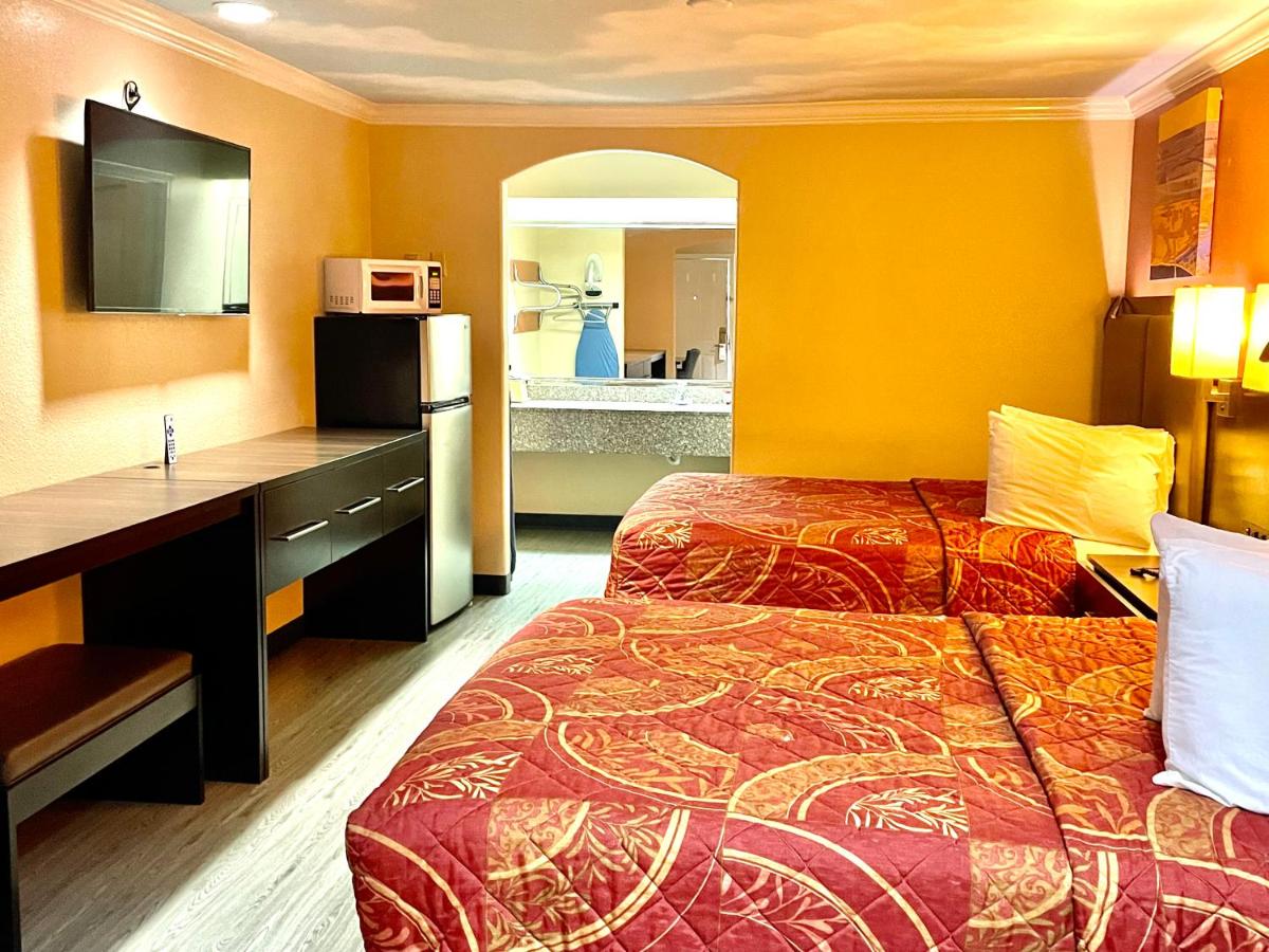 | Luxury Inn Liberty