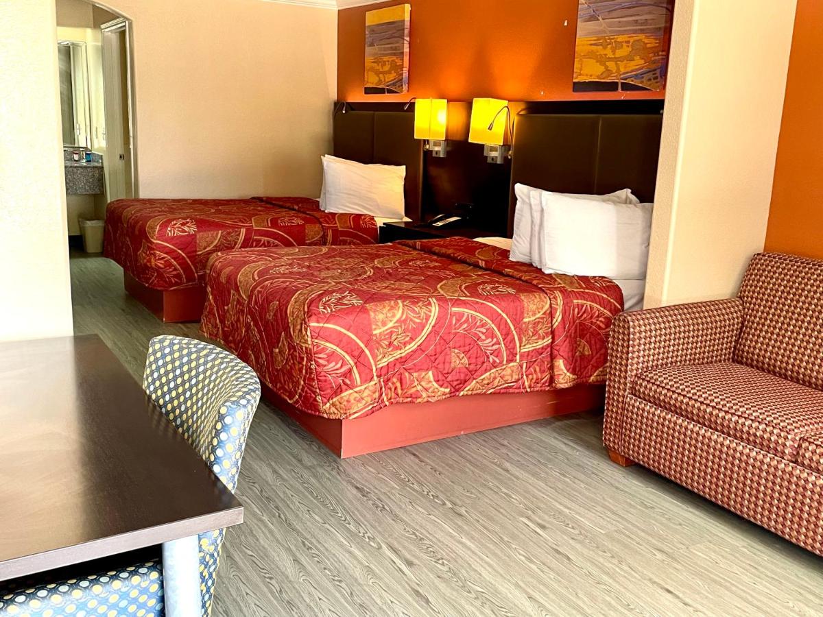 | Luxury Inn Liberty