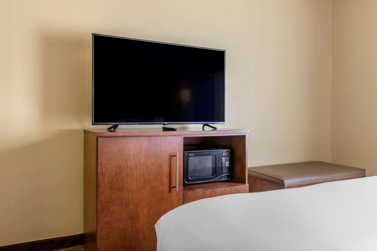 King Room - Accessible/Non-Smoking at Comfort Inn & Suites Statesboro - University Area