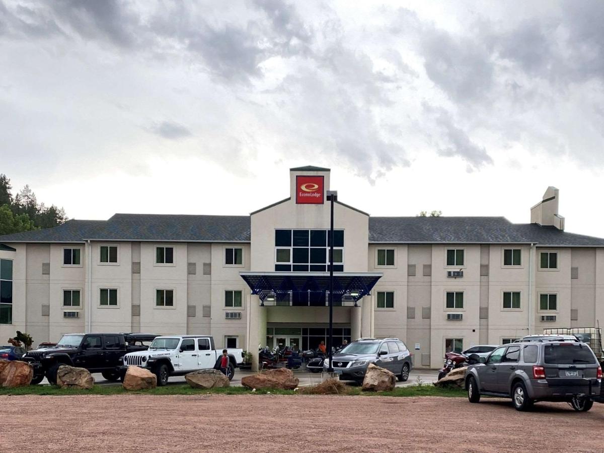  | Econo Lodge Hot Springs