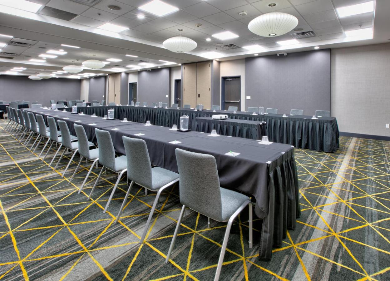 | Holiday Inn Dallas - Fort Worth Airport South, an IHG Hotel