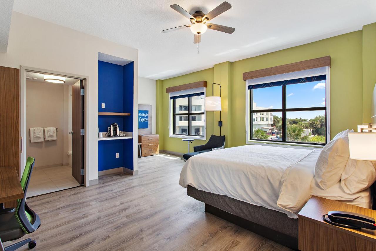 Two Bedroom Apartment at Holiday Inn Express St. Augustine - Vilano Beach by IHG