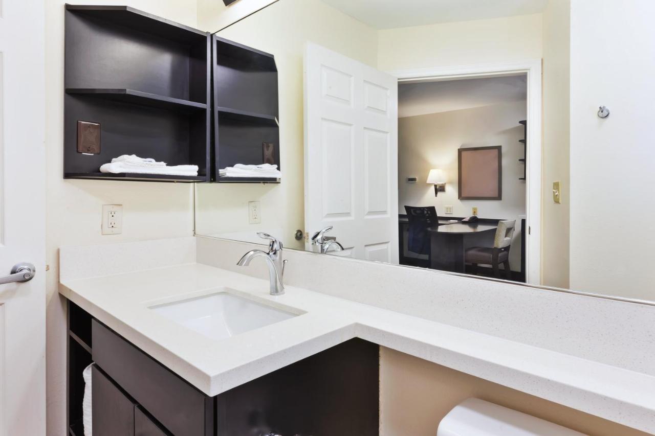  | Candlewood Suites Huntersville-Lake Norman Area, an IHG Hotel