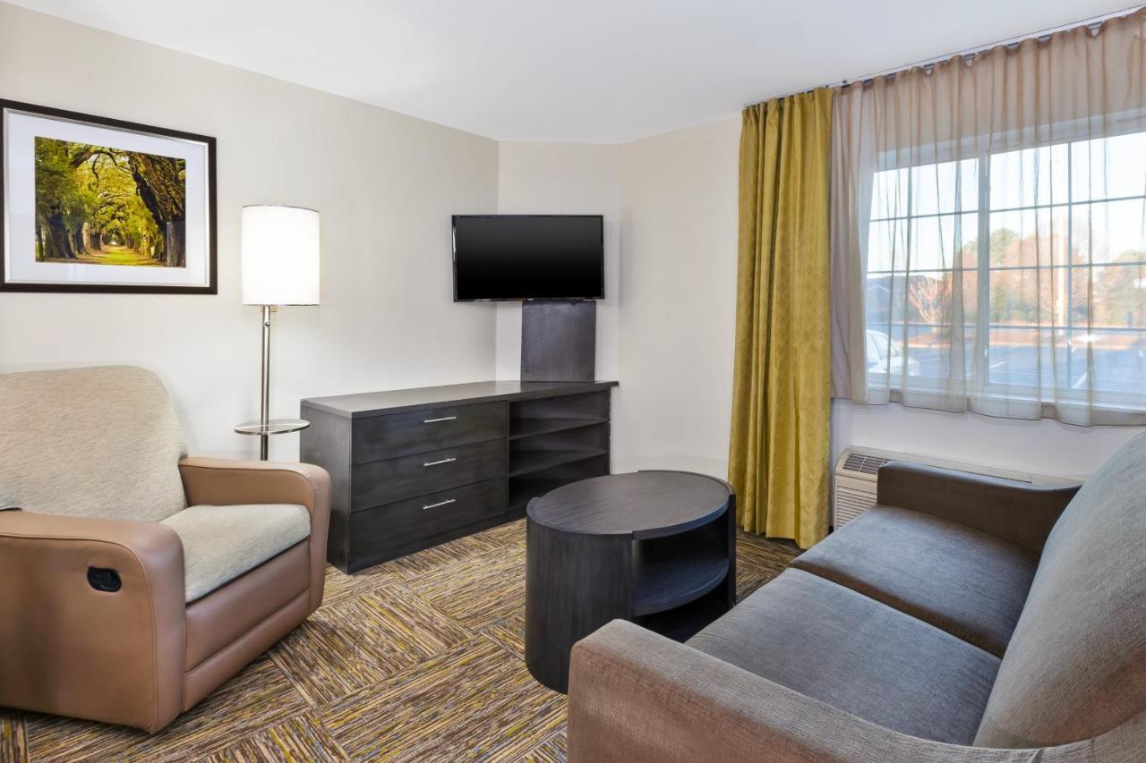 One-Bedroom Queen Suite - Non-Smoking at Candlewood Suites Huntersville by IHG
