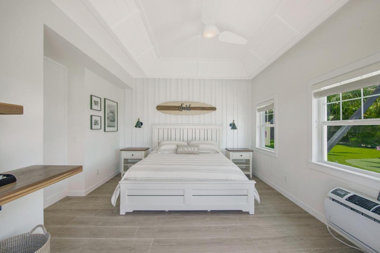 | Casey Key Resorts - Beachfront