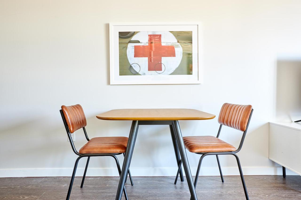 One-Bedroom Suite at Sonder at University Park