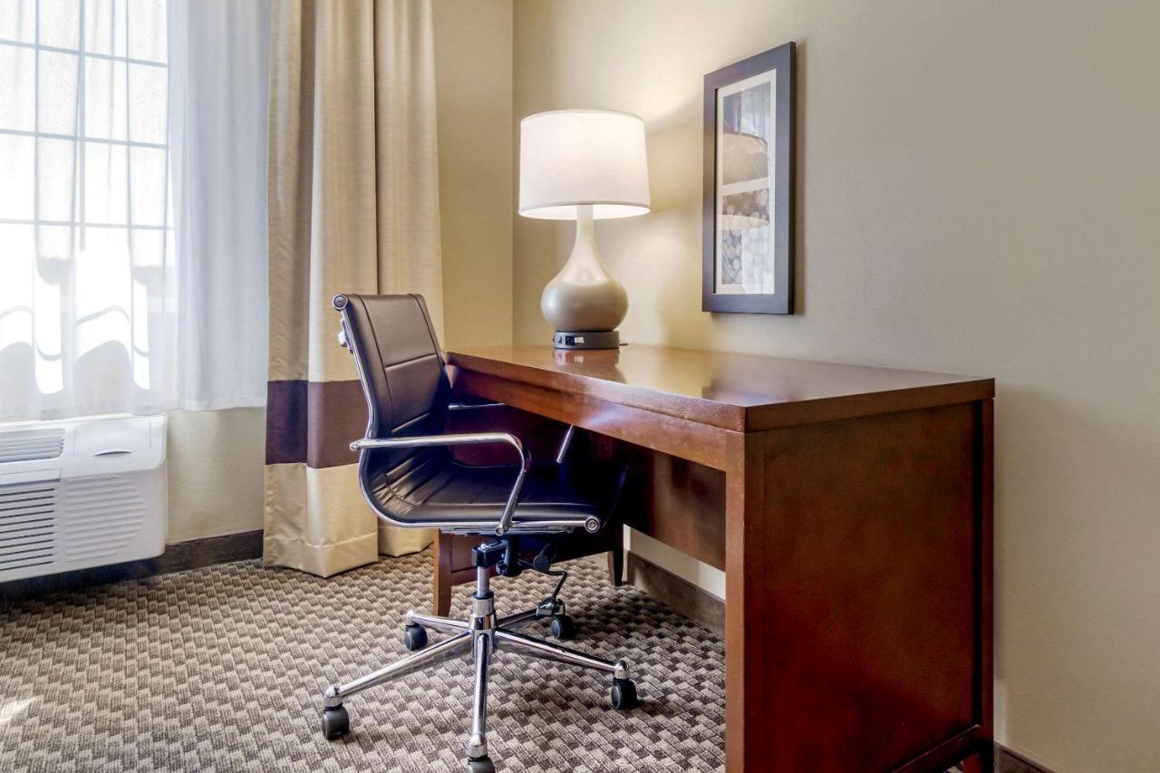 Queen Room with Two Queen Beds at Comfort Inn Auburn - Seattle