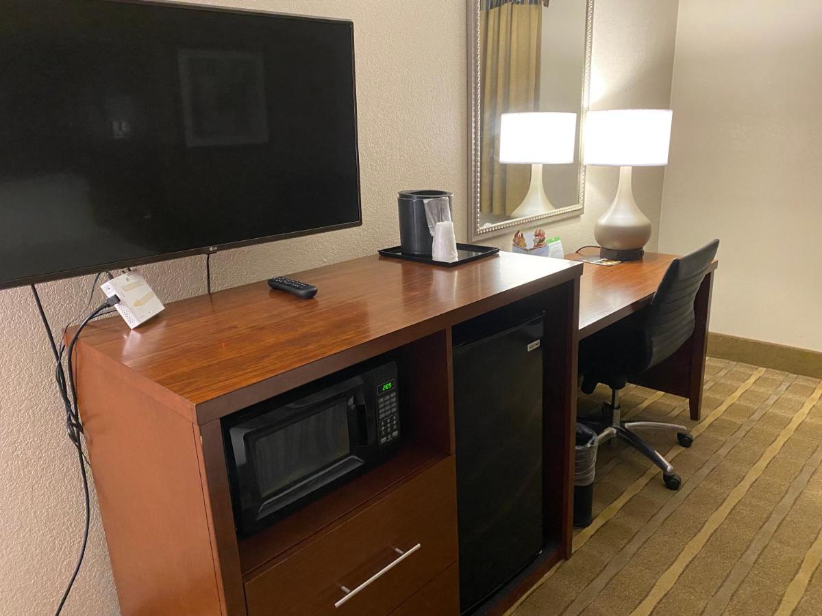 King Room at Wyndham Garden Warsaw