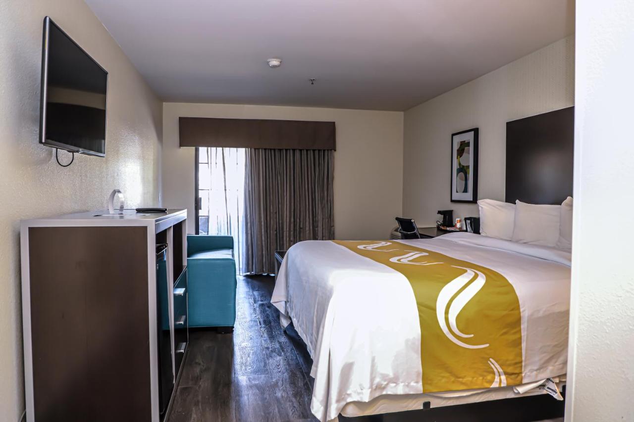 Suite, 1 King Bed with Sofa Bed, Balcony, Non Smoking at Quality Inn & Suites Camarillo - Oxnard