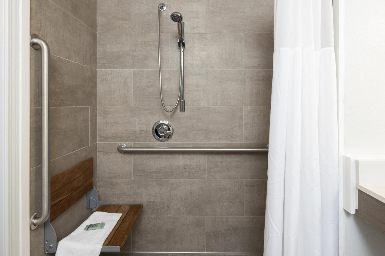 Queen Room with Roll-in Shower - Mobility Accessible at Comfort Inn Hayward - Oakland South