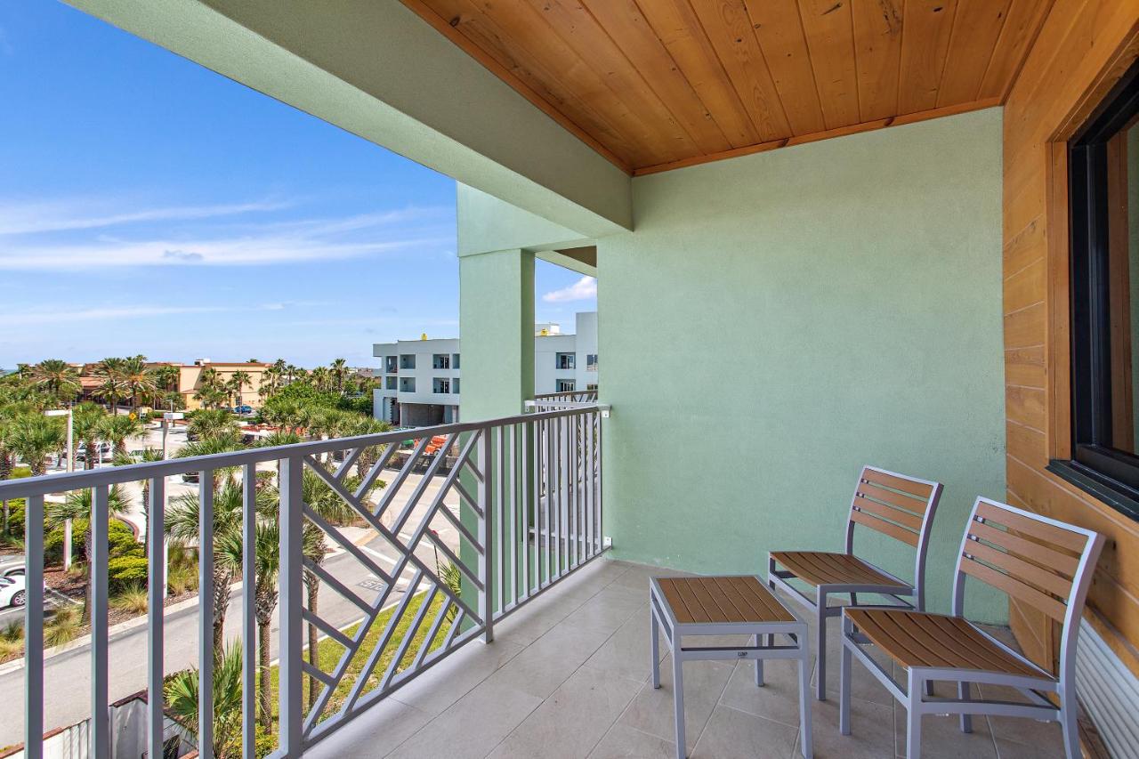 Two Bedroom Apartment at Holiday Inn Express St. Augustine - Vilano Beach by IHG