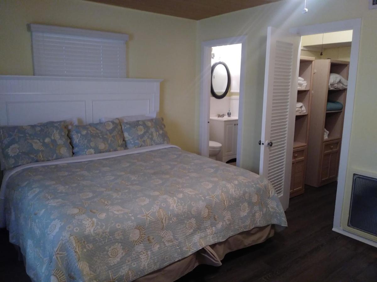  | Turtle Crawl Inn - Longboat Key