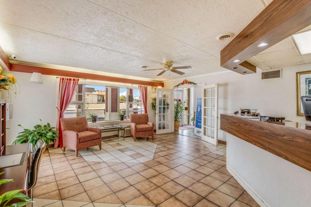 | Econo Lodge Eden