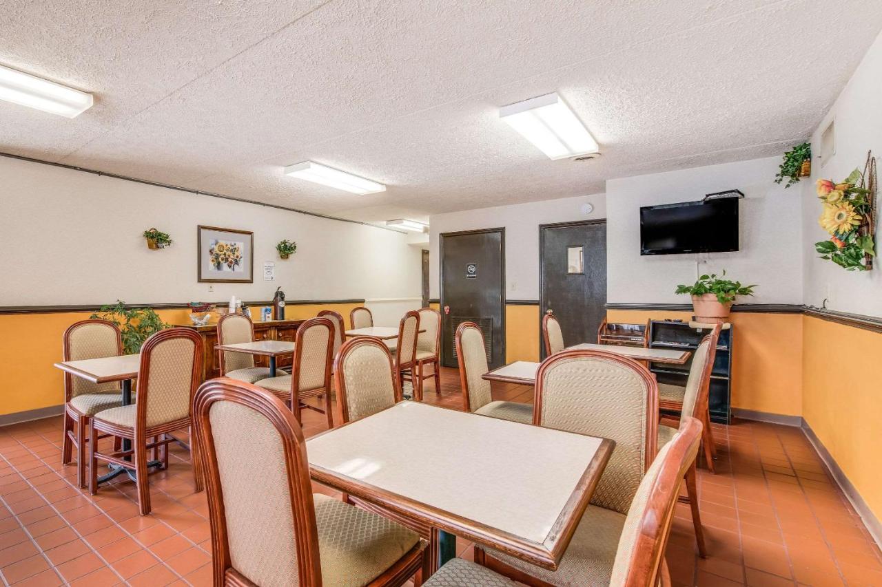 | Econo Lodge Eden