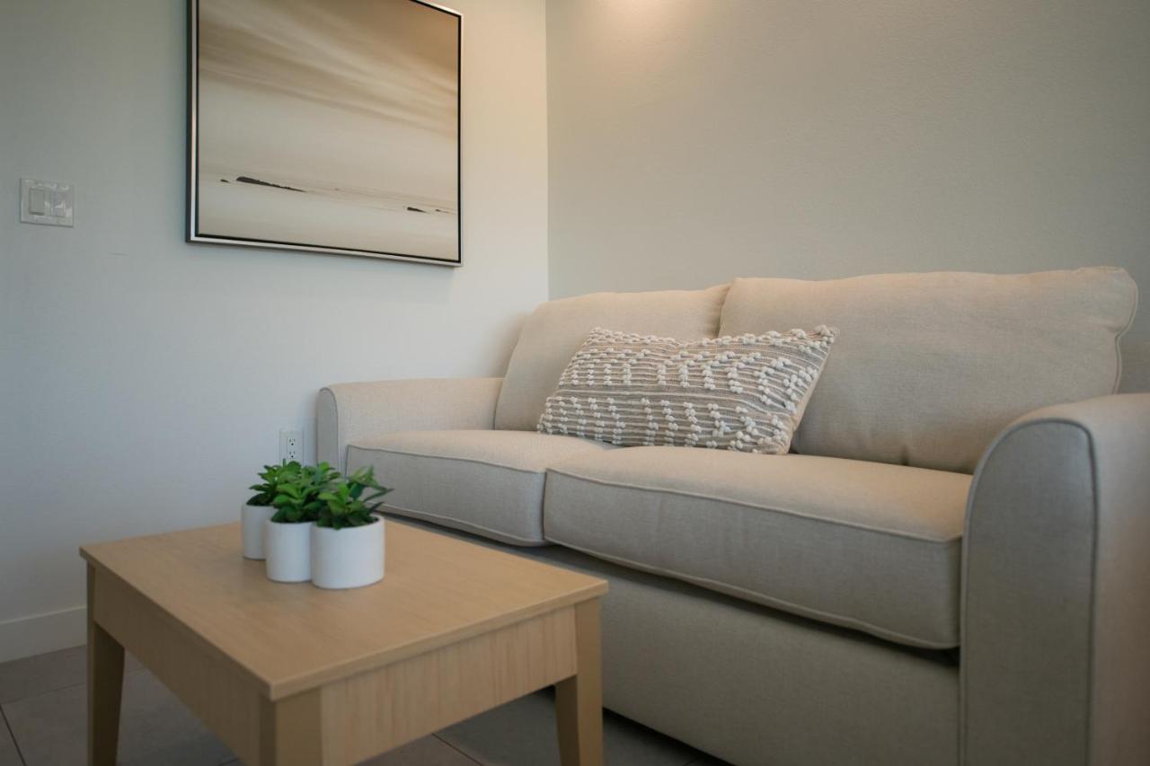 Deluxe King Room Pet Friendly at Casey Key Resorts - Mainland