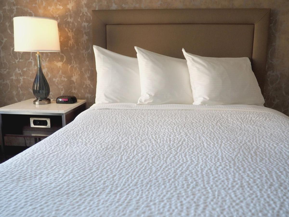 Queen Room at Kahler Grand Hotel