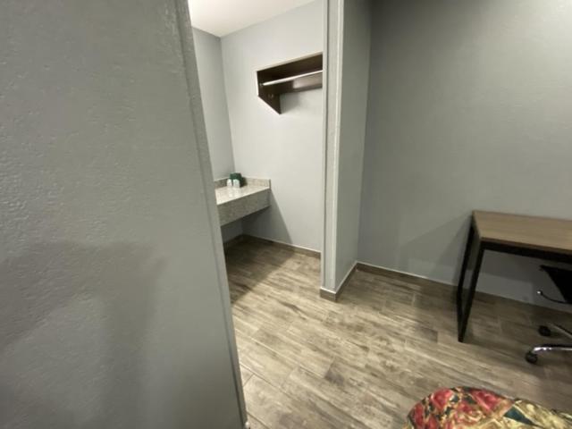 | Valley View Inn